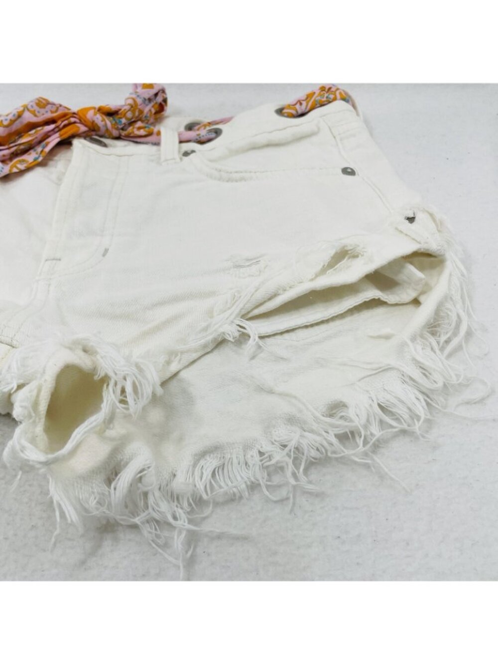 We The Free Booty Jean Shorts Women Size 25 Belt Button White Cutoff Distressed - Picture 9 of 10